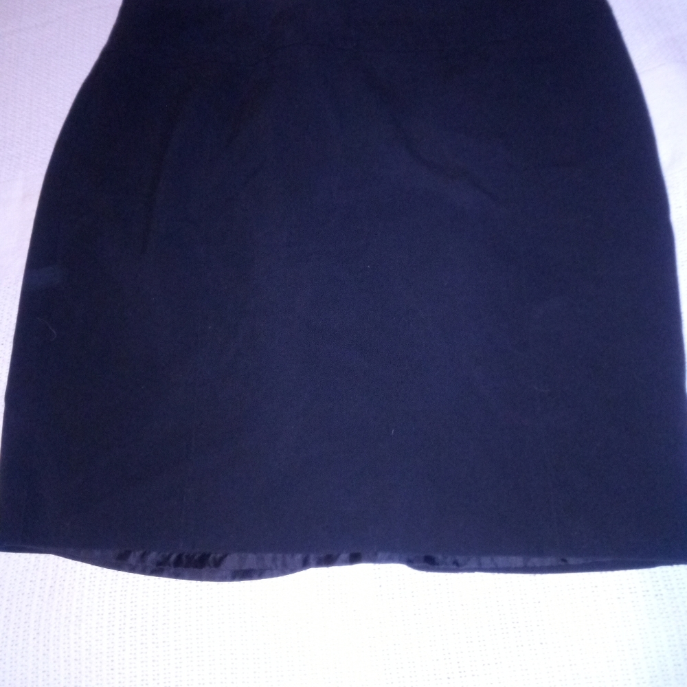 Dressbarn size 14 black knee high skirt